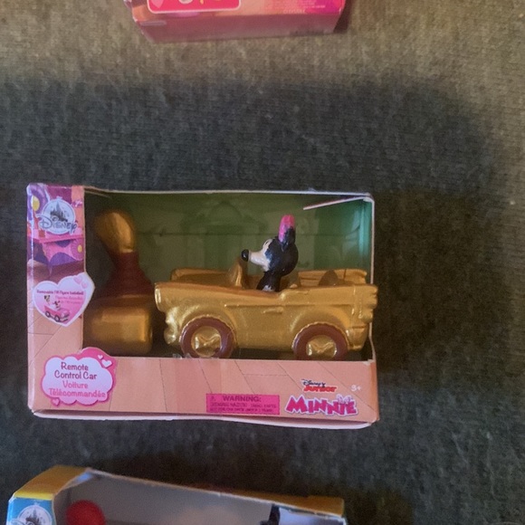 Minnie Mouse Disney mini brands lot of 7 , ultra rare gold included - Picture 2 of 12